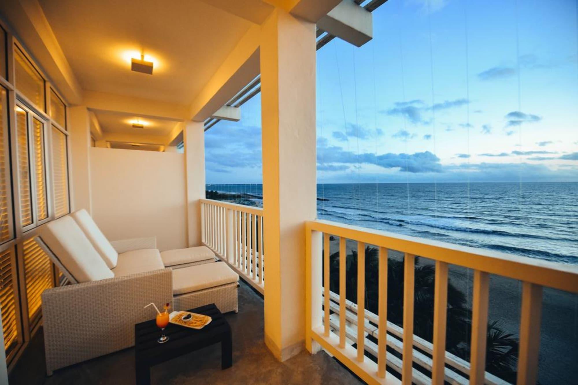 Beacon Beach Hotel Negombo Exterior photo
