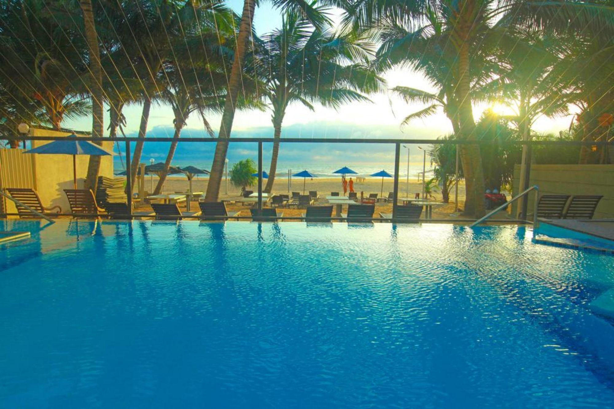 Beacon Beach Hotel Negombo Exterior photo