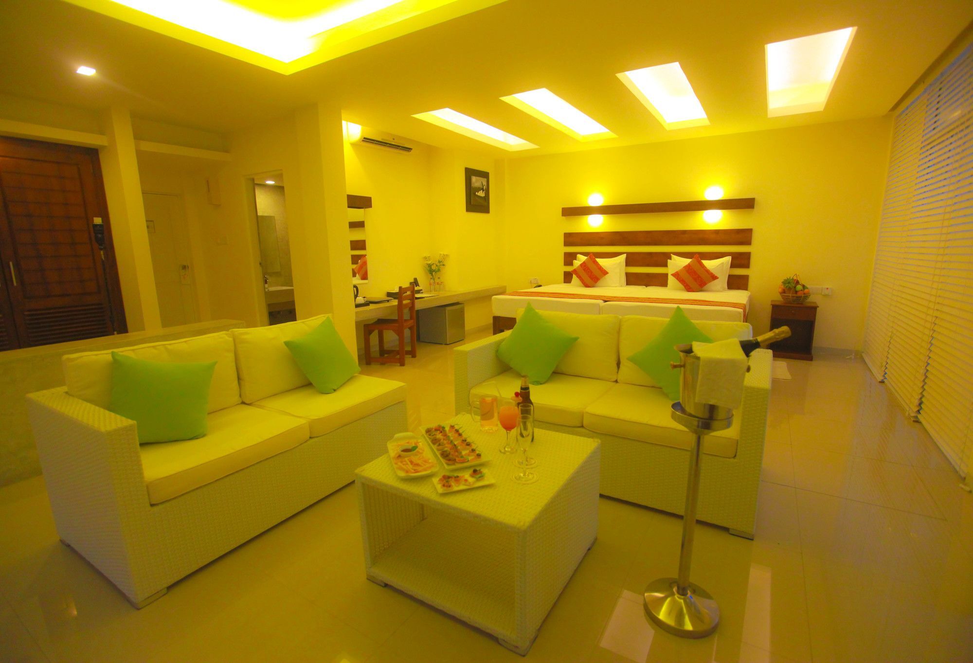 Beacon Beach Hotel Negombo Exterior photo